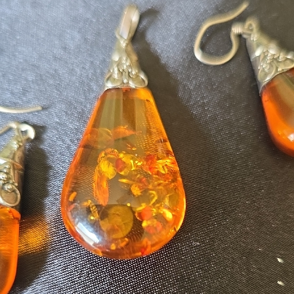 Elegant Amber 1960s Jewelry Set with Silver Accents (925) - Picture 3 of 4